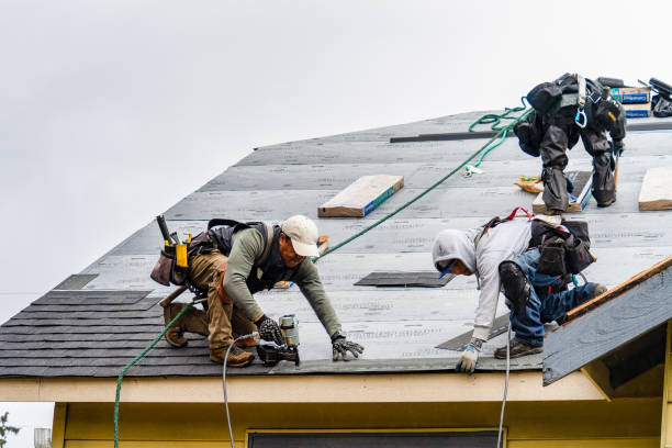 Professional Gutter Installation technician working in Oak City, UT